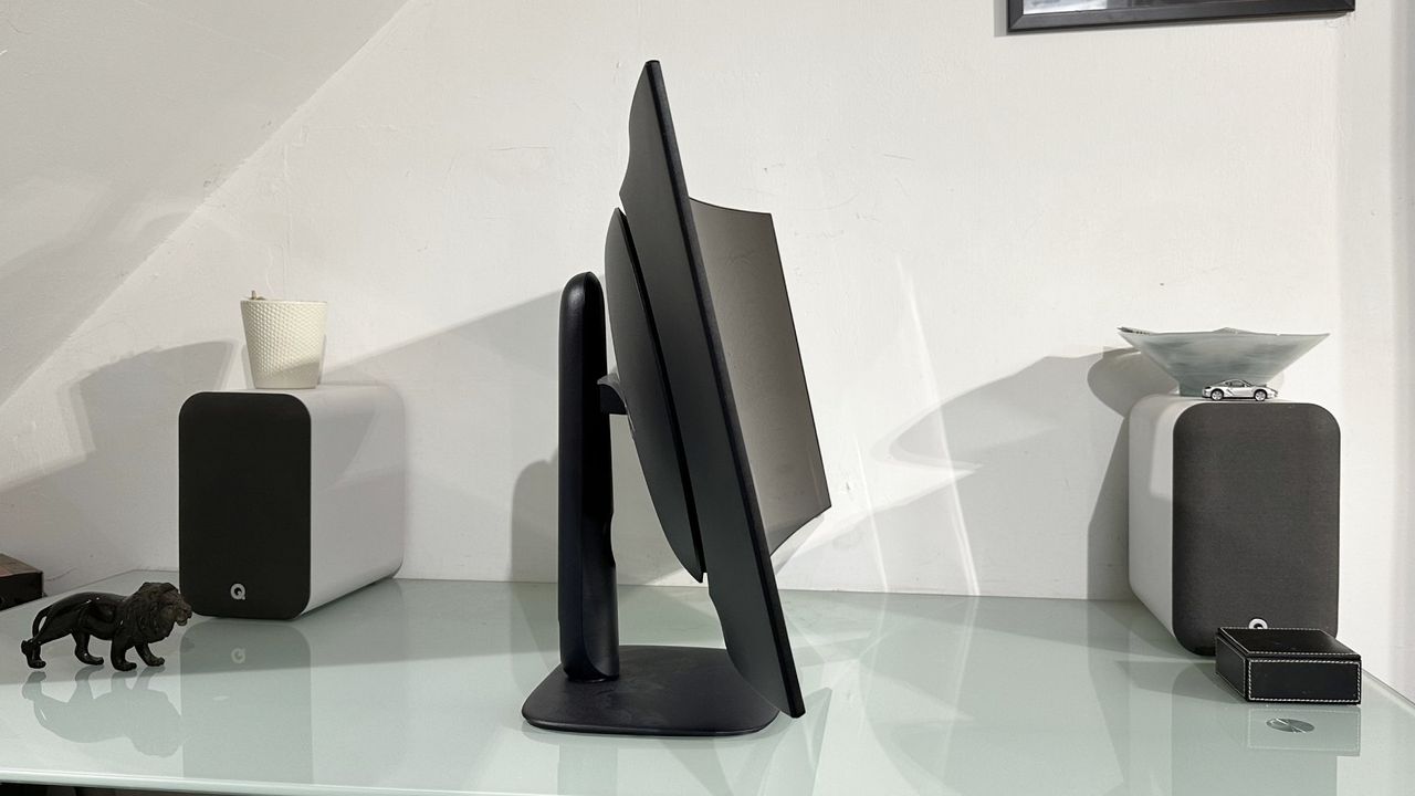 Alienware AW3926QW OLED gaming monitor