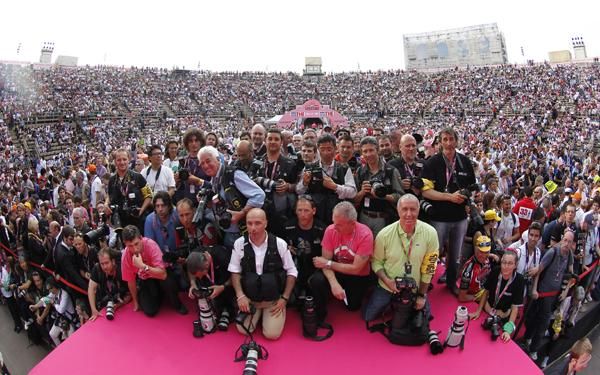 The photographer corp at the finish in Verona