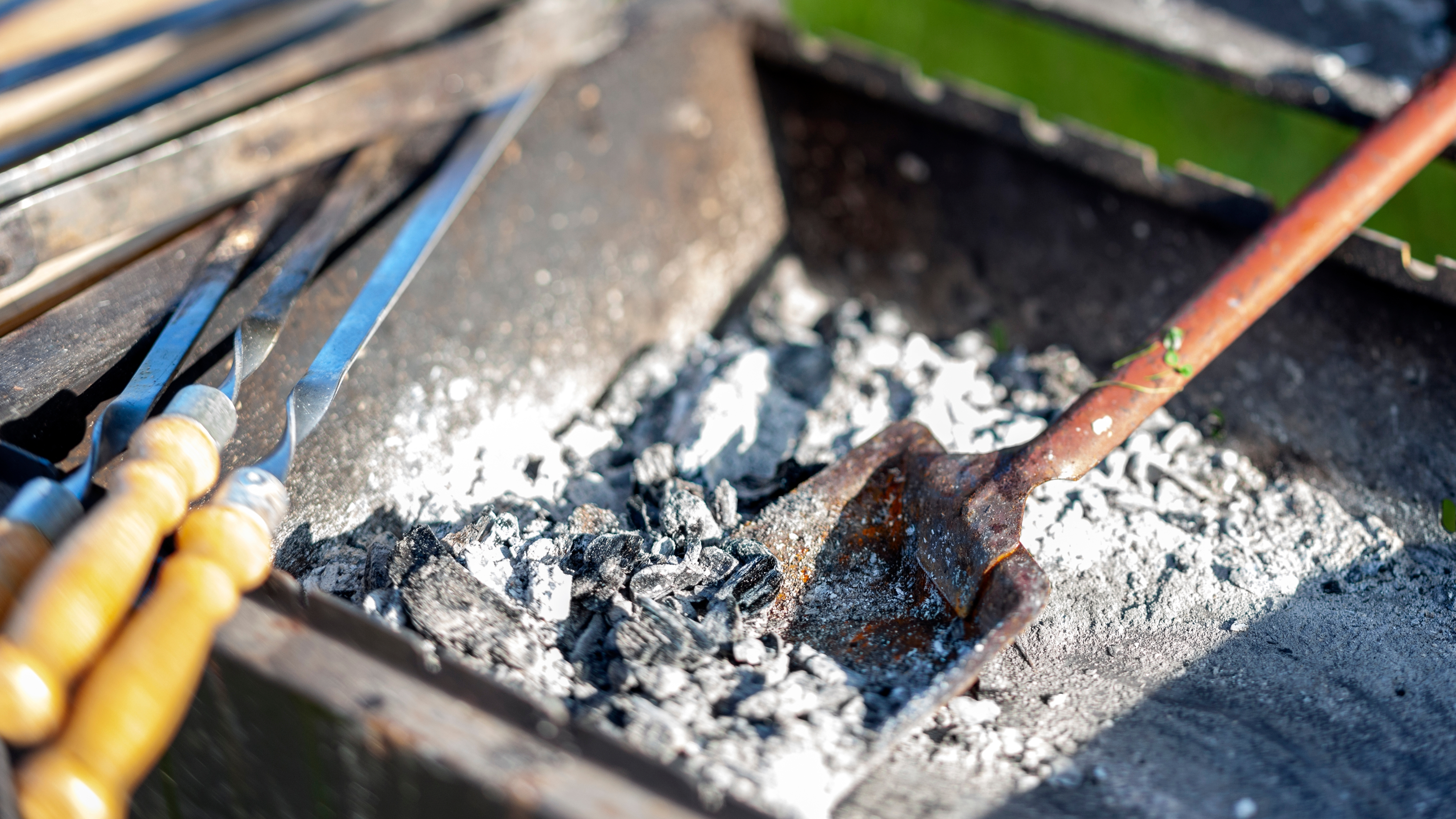 Grill ash