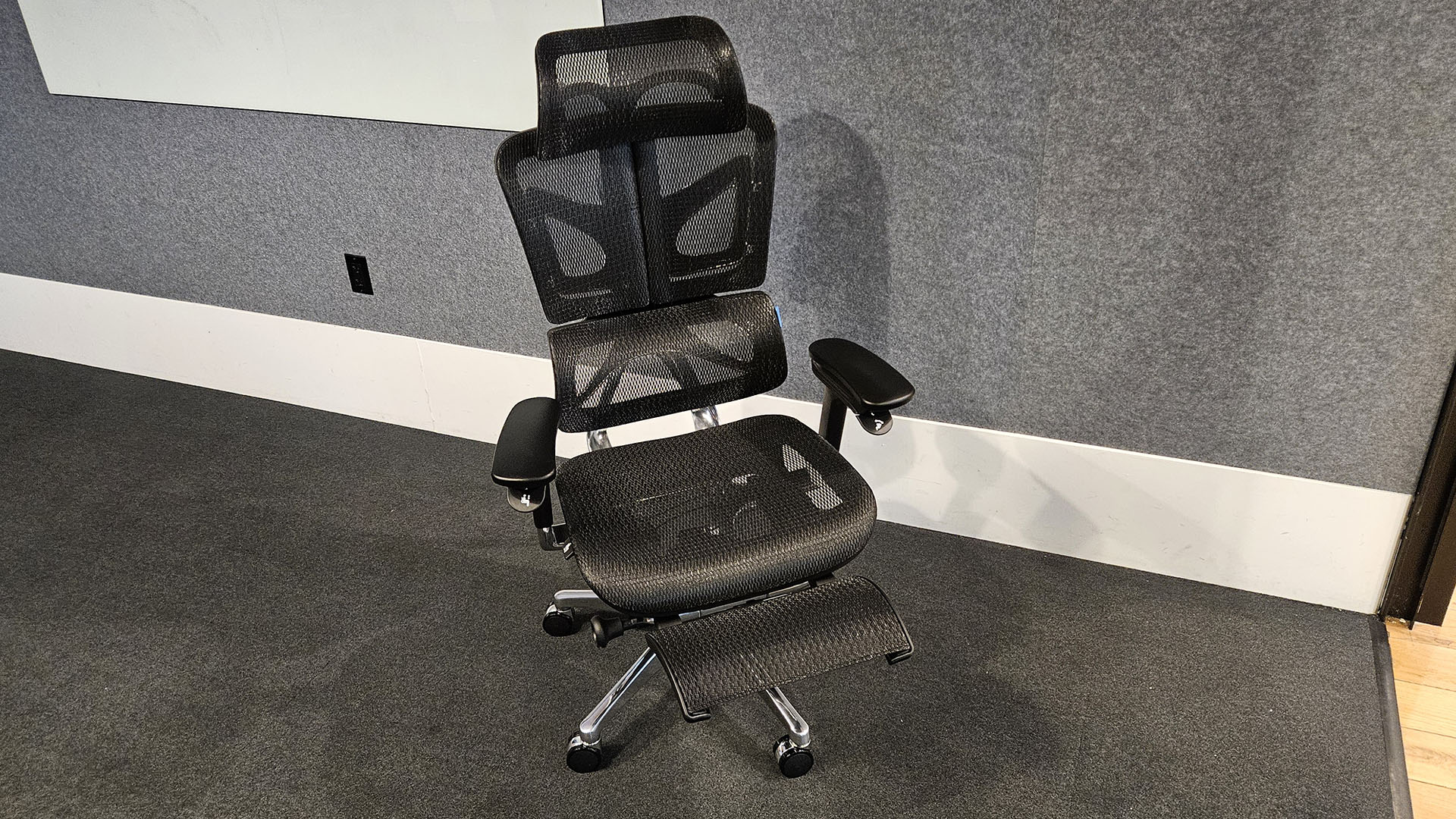 An OdinLake Ergo Butterfly 753 in an office 