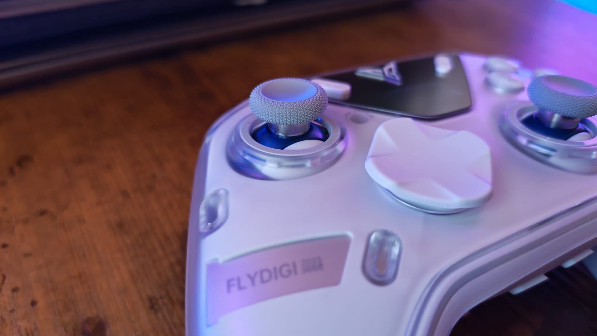 The thumbstick surface texture on the Flydigi Apex 5