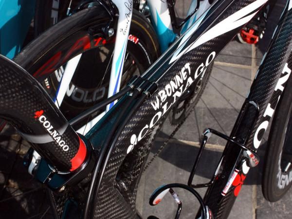 Top tube cable routing will protect the lines from mud and debris.