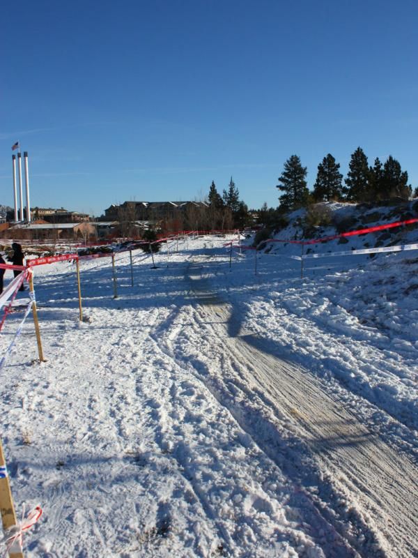 The mid-section of the lap features another fast straightaway in before heading into a series of technical S-bends.