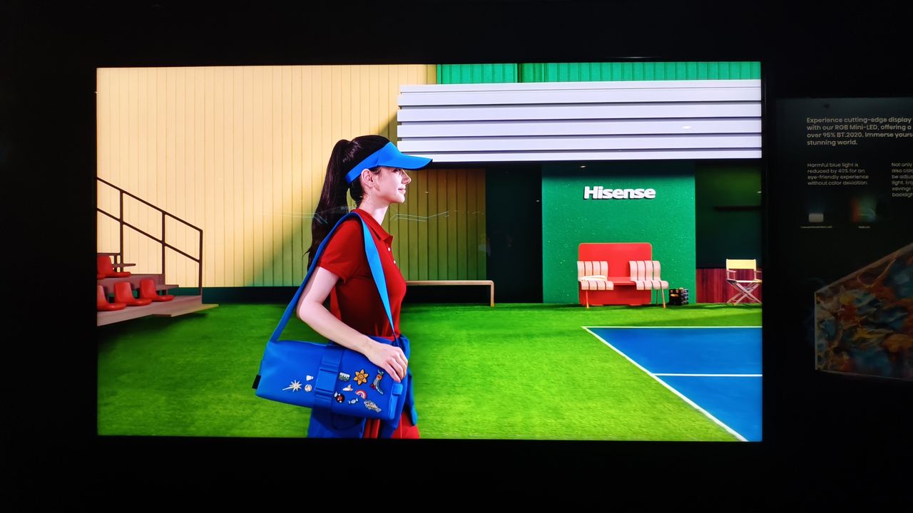 Hisense TriChroma LED 116UX