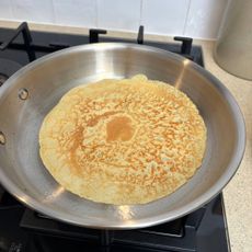 Testing the Le Creuset Stainless Steel Set with pancakes 