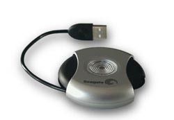 As expected, the drive delivers sufficient data transfer speeds through its USB 2.0 interface. It is no match for Flash-based USB sticks, but the 3600-rpm harddrive transferred 100 MByte of data in just above 23 seconds. Filling the complete drive with a mix of audio, video and image took about 18 minutes.