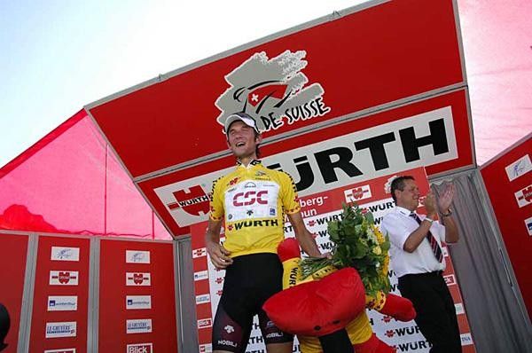 Fr&auml;nk Schleck (Team CSC) in the race leader's jersey.