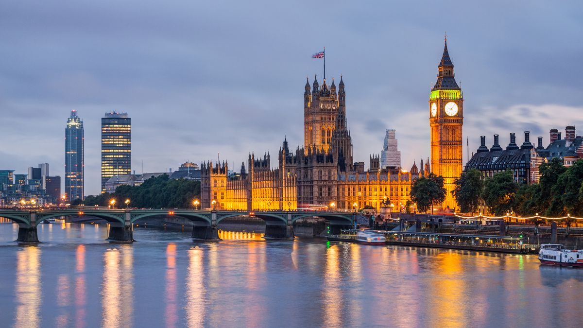 London city scape from Thames