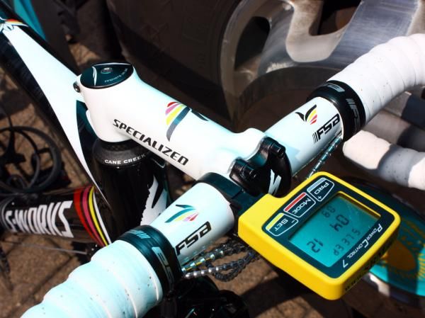 Contador's signature pistols fire away on the bars and stem. An SRM PowerControl 7 computer head is attached even though there's no power meter installed.