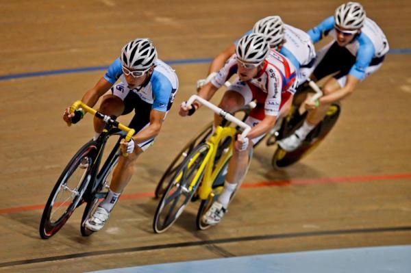 Caleb Ewan pushes the pace in the Wheel Race heats.