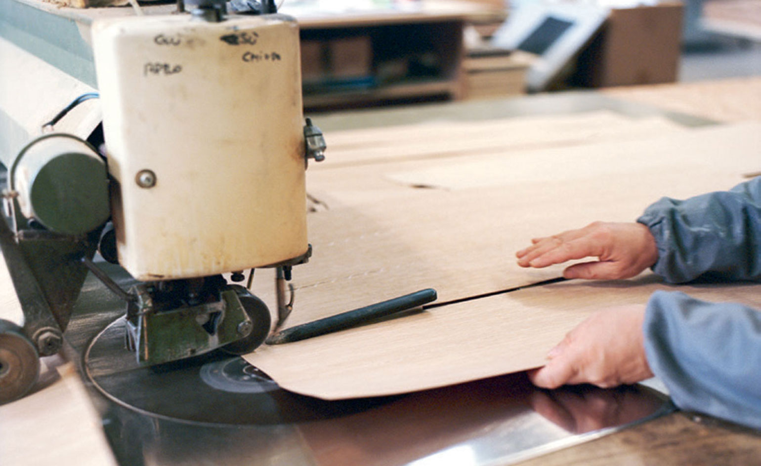 Cutting and installing the Canaletto walnut veneer