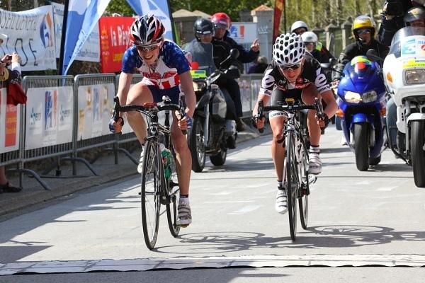 Mara Abbott (United States of America National Team) takes the stage win ahead of Emma Pooley (Cervelo Test Team), who took over the race lead.