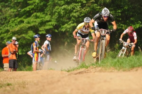Jeremiah Bishop (Cannondale) and Sid Taberlay (Sho-Air / Specialized) quickly distanced themselves from their competition.
