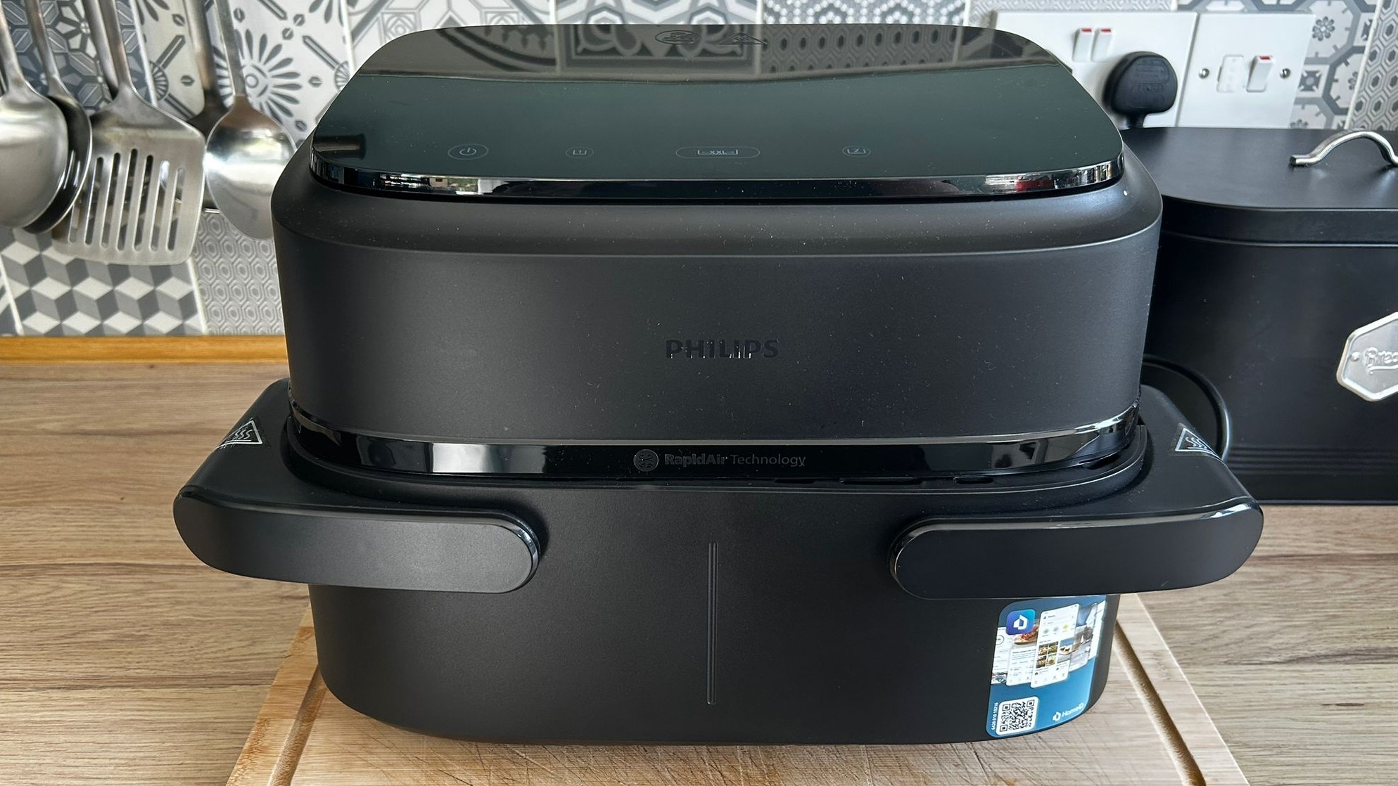 Philips 1000 Series Dual Basket Air Fryer on kitchen counter