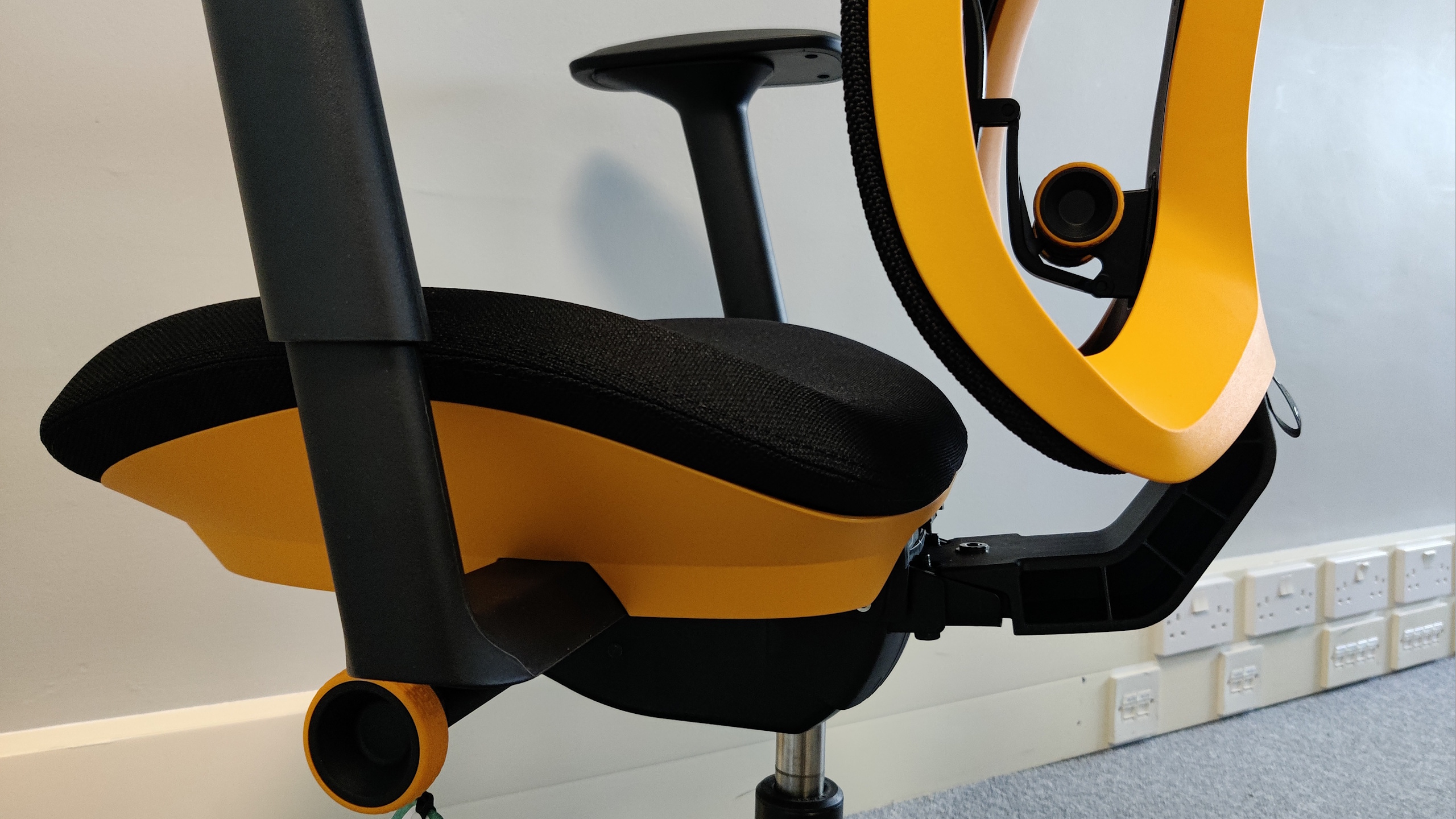 Herman Miller x Logitech Vantum