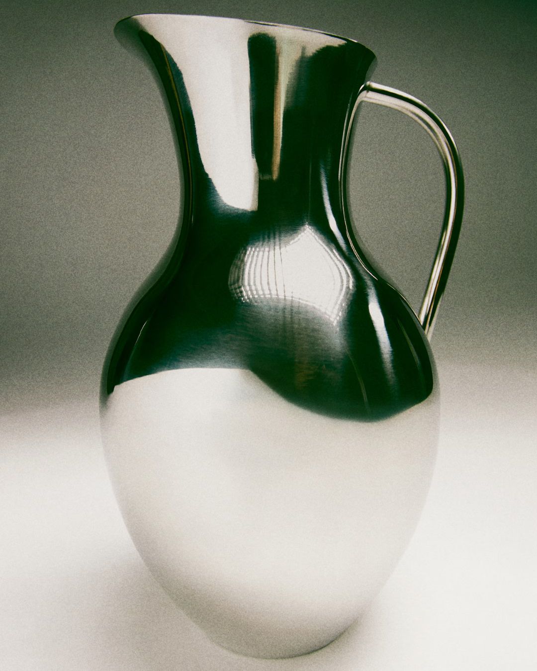Stainless Steel Carafe.