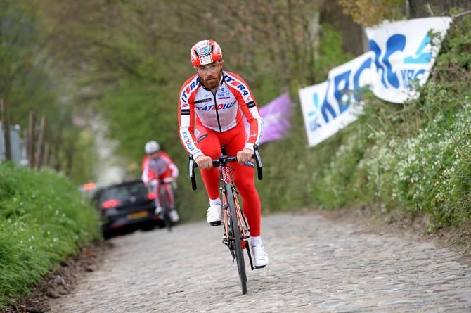 Luca Paolini is easy to spot with his custom helmet paint job