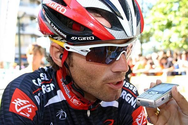 Alejandro Valverde (Caisse d'Epargne) answers the press.