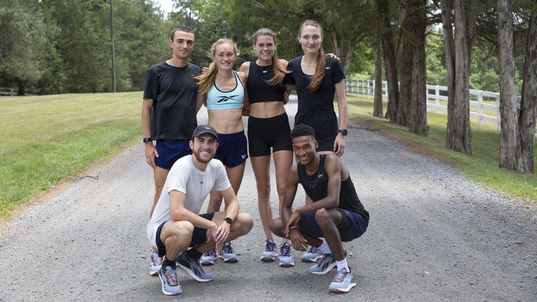 مغامر reebok boston track club 