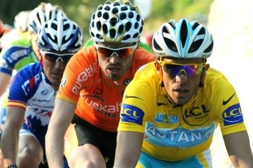 Alberto Contador and Samuel Sanchez took things steady in the bunch.