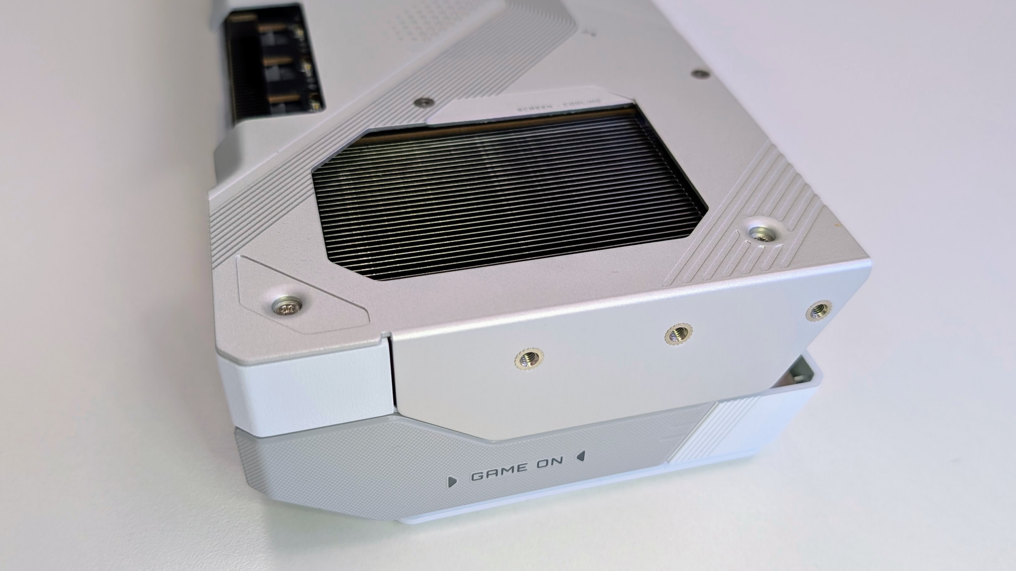 Gigabyte Radeon RX 9070 XT Gaming OC Ice 16GB close up of support mounting points