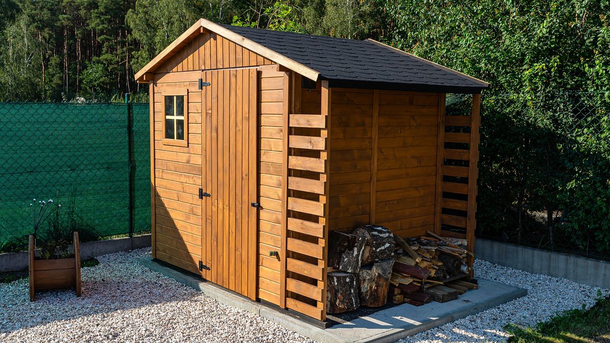 Garden shed on concrete base