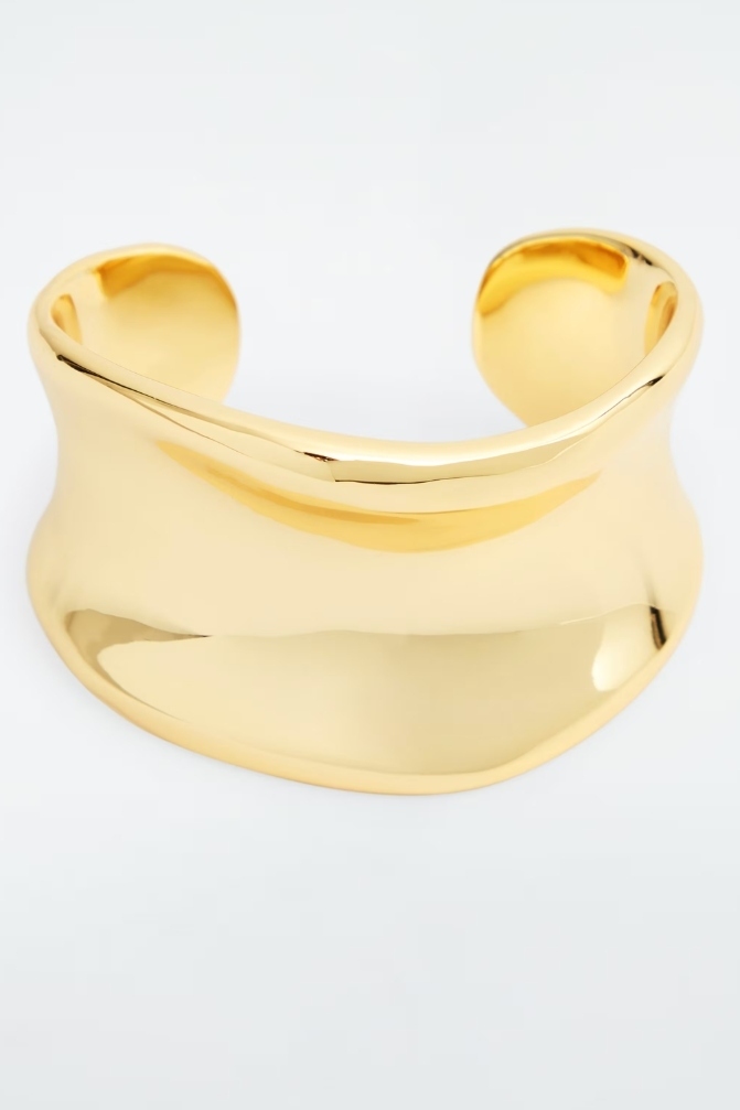 Sculpted Cuff