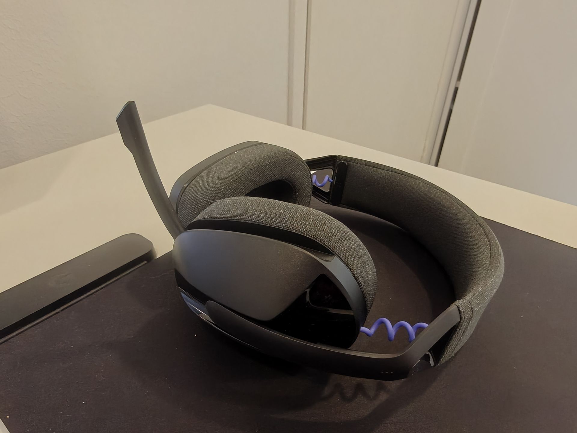 Test av Logitech G321 Lightspeed –et godt gamingheadset til en lav pris