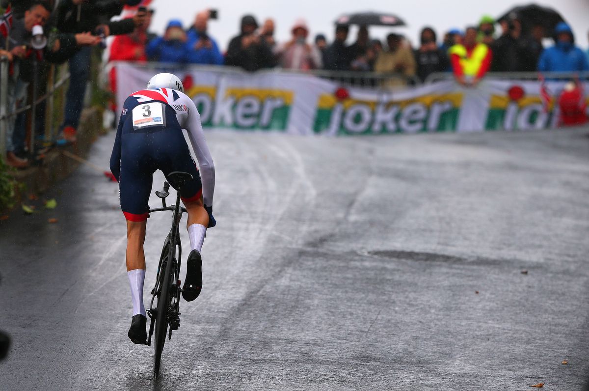 Chris Froome (Great Britain) riding to bronze