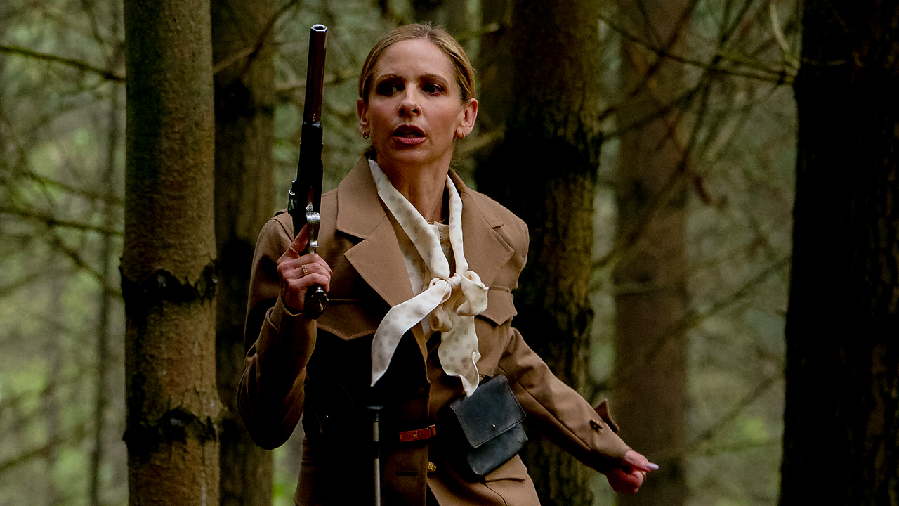 Sarah Michelle Gellar as Ursula running with a gun in Ready Or Not 2: Here I Come