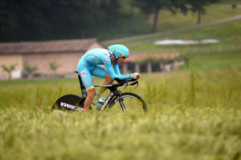 Fabio Aru during the time trial to Barolo