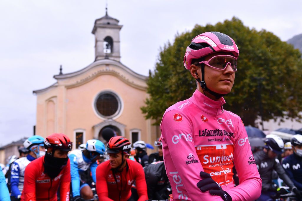 ASTI ITALY OCTOBER 23 Start Wilco Kelderman of The Netherlands and Team Sunweb Pink Leader Jersey Morbegno Village during the 103rd Giro dItalia 2020 Stage 19 a 258km stage from Morbegno to Asti girodiitalia Giro on October 23 2020 in Asti Italy Photo by Stuart FranklinGetty Images