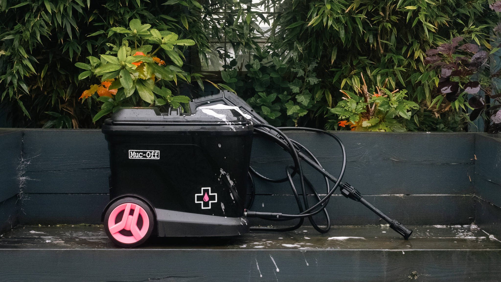 Muc-Off Mobile Bike Pressure Washer review: Comes equipped with an integrated battery and water tank, but has one potentially deal-breaking flaw