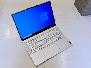 Lenovo Ideapad Slim 7 Carbon