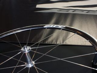 Zipp's aluminum wheel collection moves upscale with the new 101, a 1,484g clincher wheelset with a full toroidal-profile rim and the company's latest 88/188 hubset.