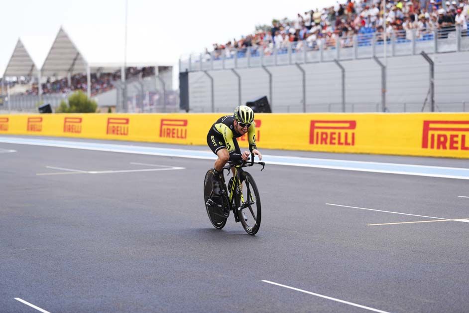 Simon Yates rides the Paul Ricard circuit