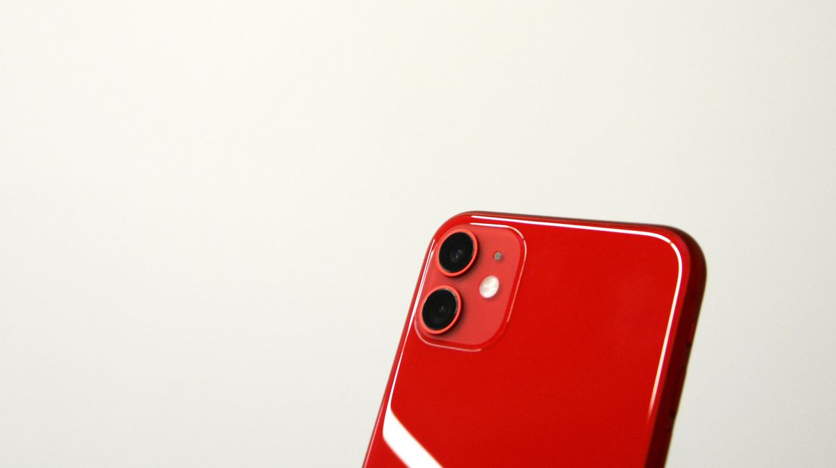 iphone 11 in red