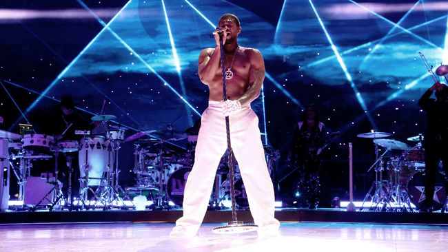 Usher Pays Tribute To Late Drummer Aaron Spears During Super Bowl ...