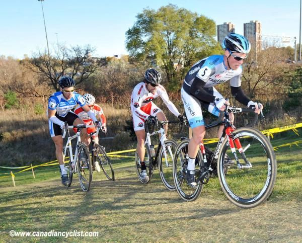Mark Batty (Spidertech powered by C10) leading the front group.