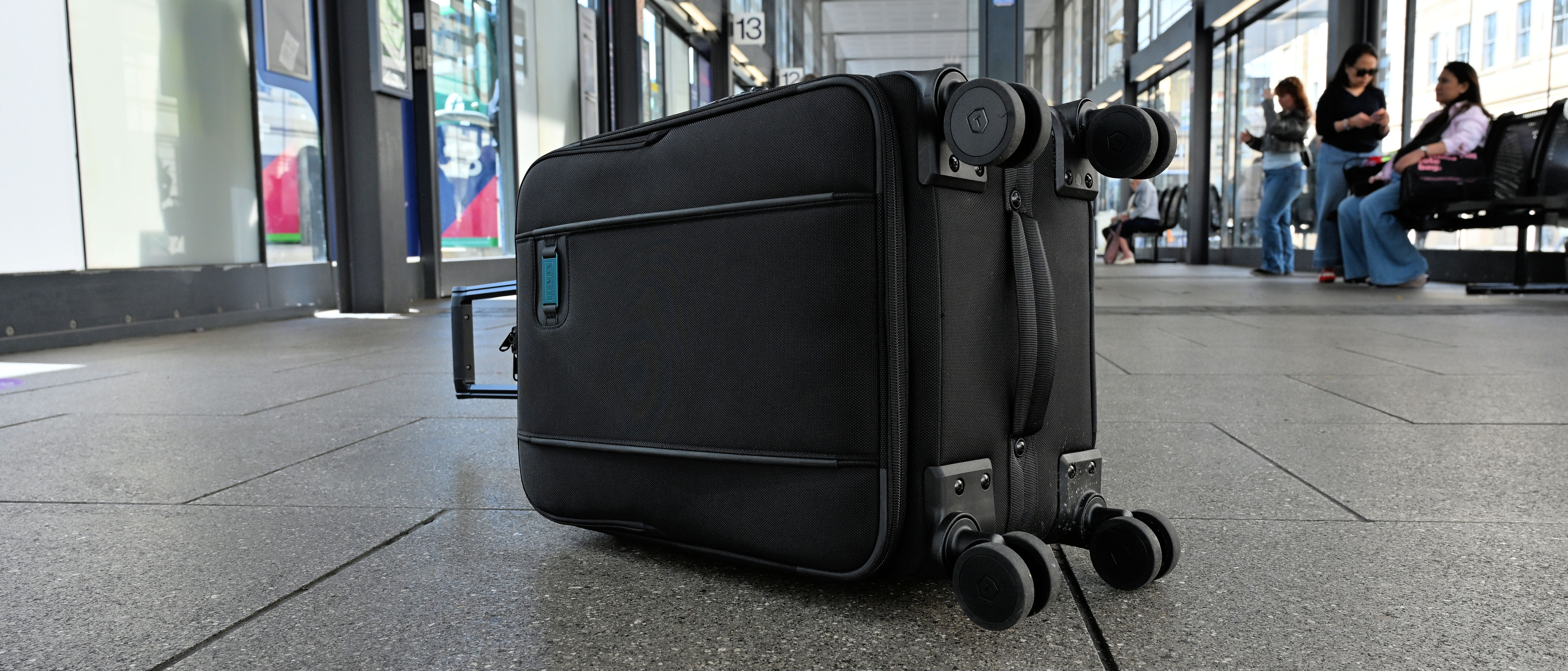 Tenba Roadie v2 Spinner 21 Air Case product image