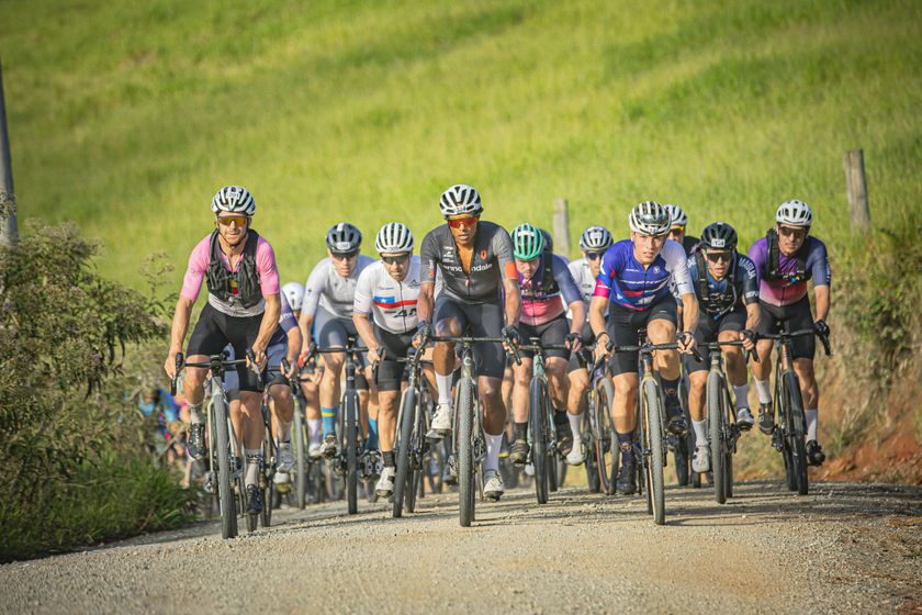 The bunch at the UCI Gravel World Series Brasil 2025