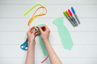 How to make a paper tie for Father’s Day