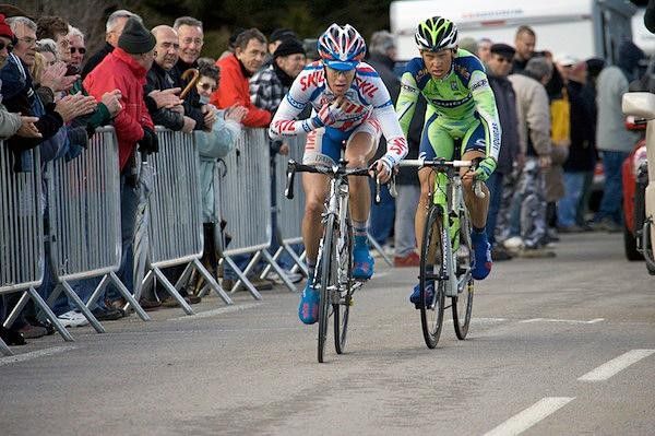Cl&eacute;ment Lh&ocirc;tellerie (Skil-Shimano) leads Kjell Carlstr&ouml;m (Liquigas).