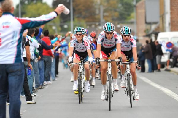 Omega Pharma - Lotto riders look for their feeds.