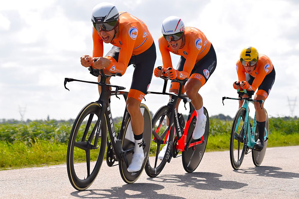 Bauke Mollema leads the men's Dutch team during the inaugural Mixed Relay TTT at the European Championships
