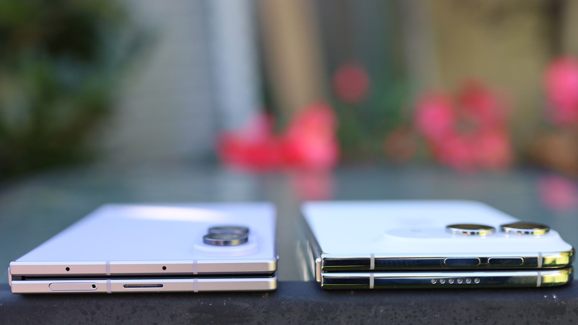 iPhone Duo vs Samsung Galaxy Z Fold 8