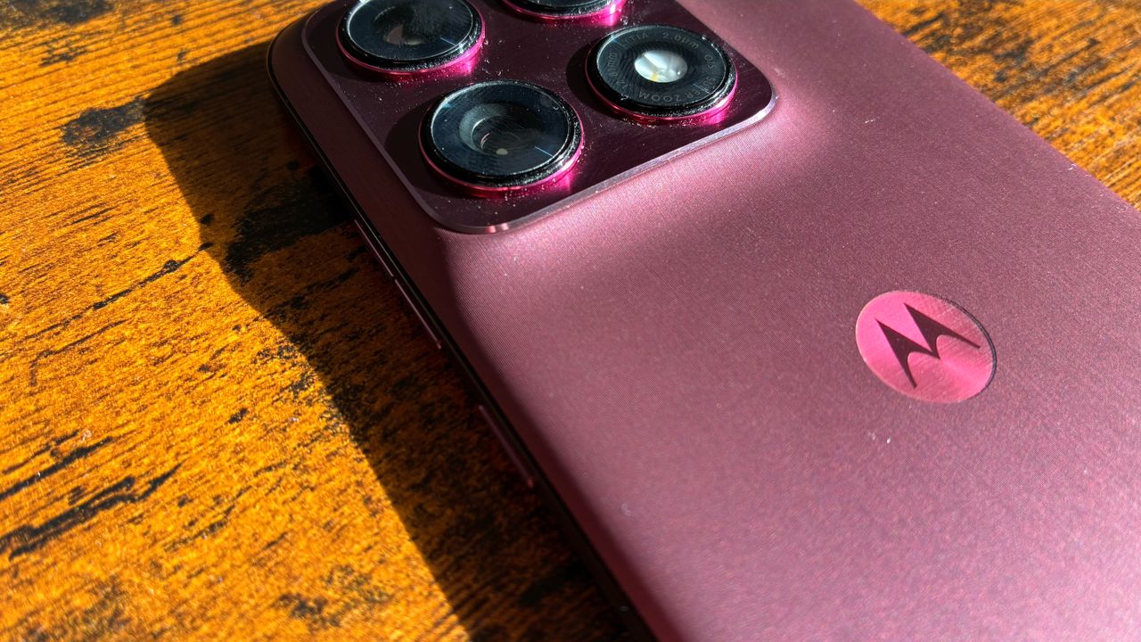 Motorola Edge 70 Pro: Design