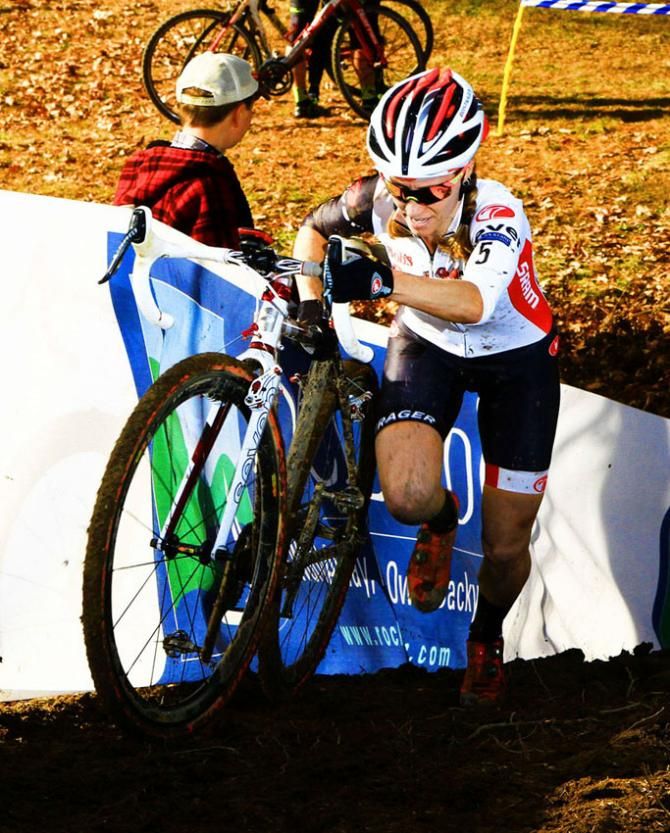 Maureen Bruno Roy (Bobs Red Mill p/b Seven Cycles) has a good technique pushing the bike forward as she runs, rather than drag it.