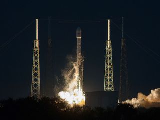 SpaceX Falcon 9 Rocket and SES-8 Lift Off 