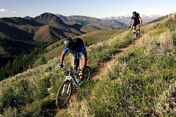 Riders test out new Gary Fisher and Trek bikes for 2008